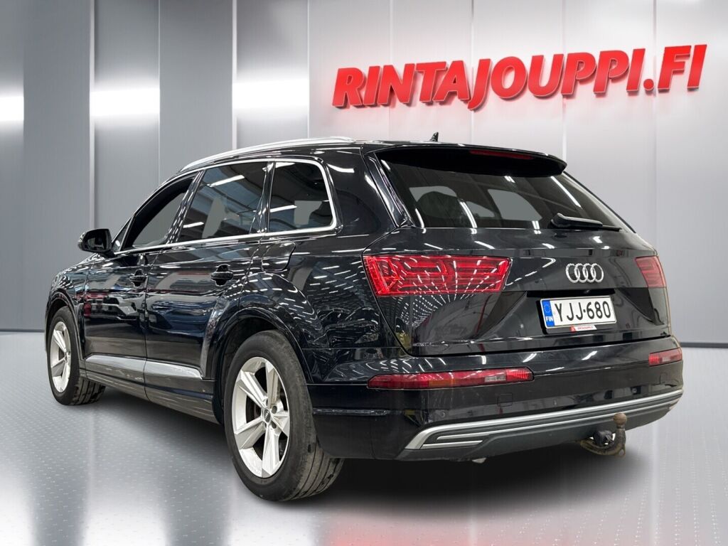 Audi Q7 2016 Musta