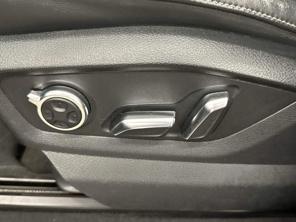 Audi Q7 2016 Musta