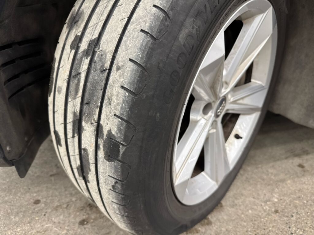 Audi Q7 2016 Musta