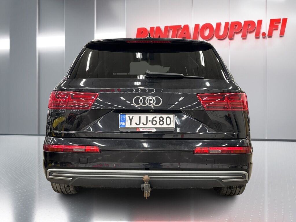 Audi Q7 2016 Musta