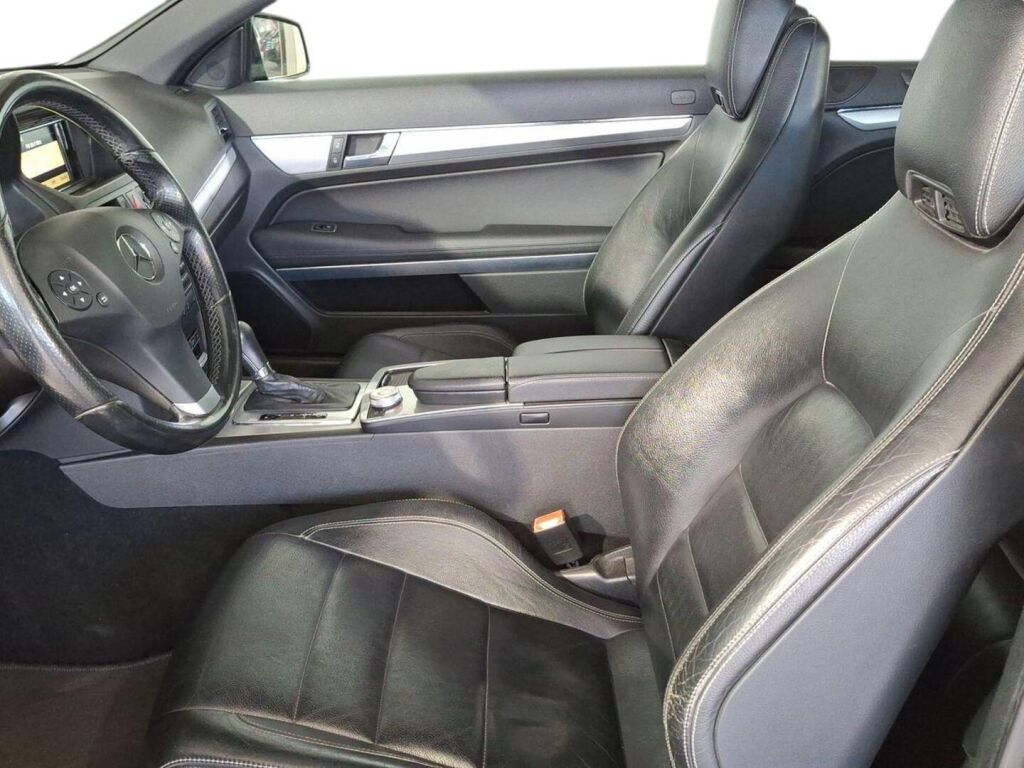 Mercedes-Benz E 2010 Musta
