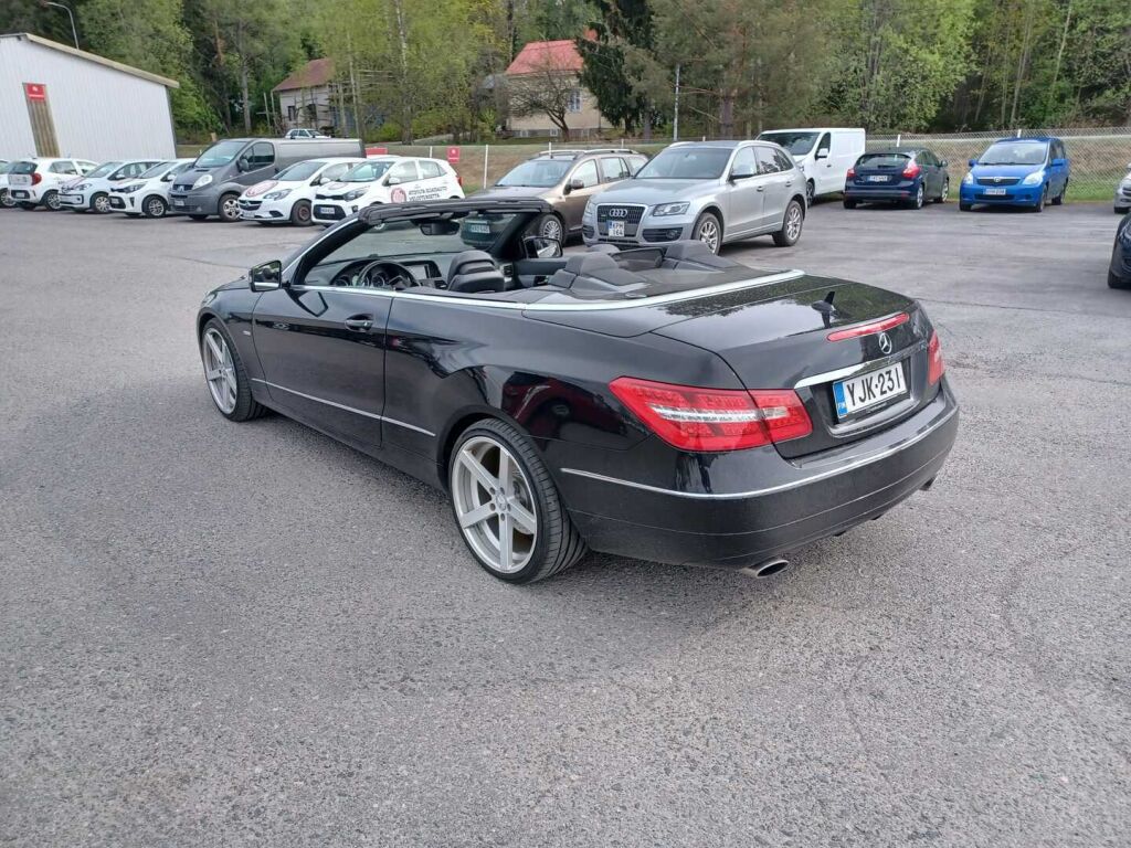 Mercedes-Benz E 2010 Musta