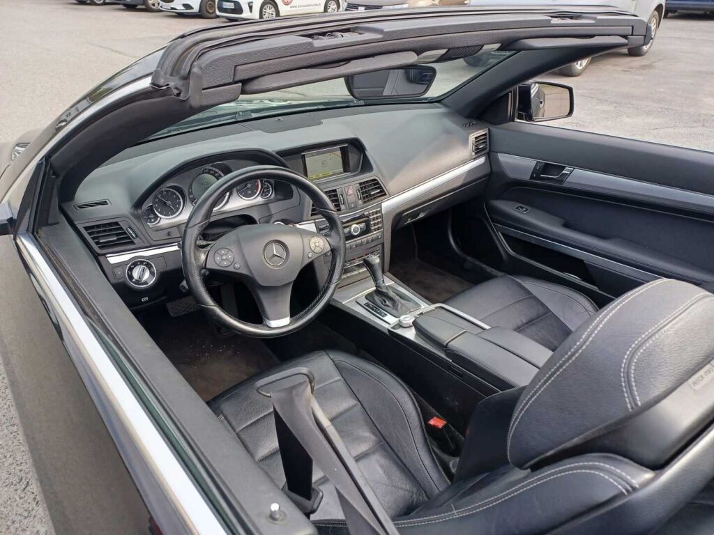 Mercedes-Benz E 2010 Musta