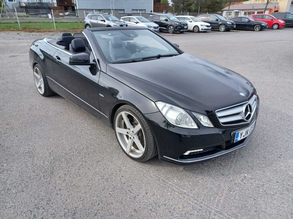 Mercedes-Benz E 2010 Musta