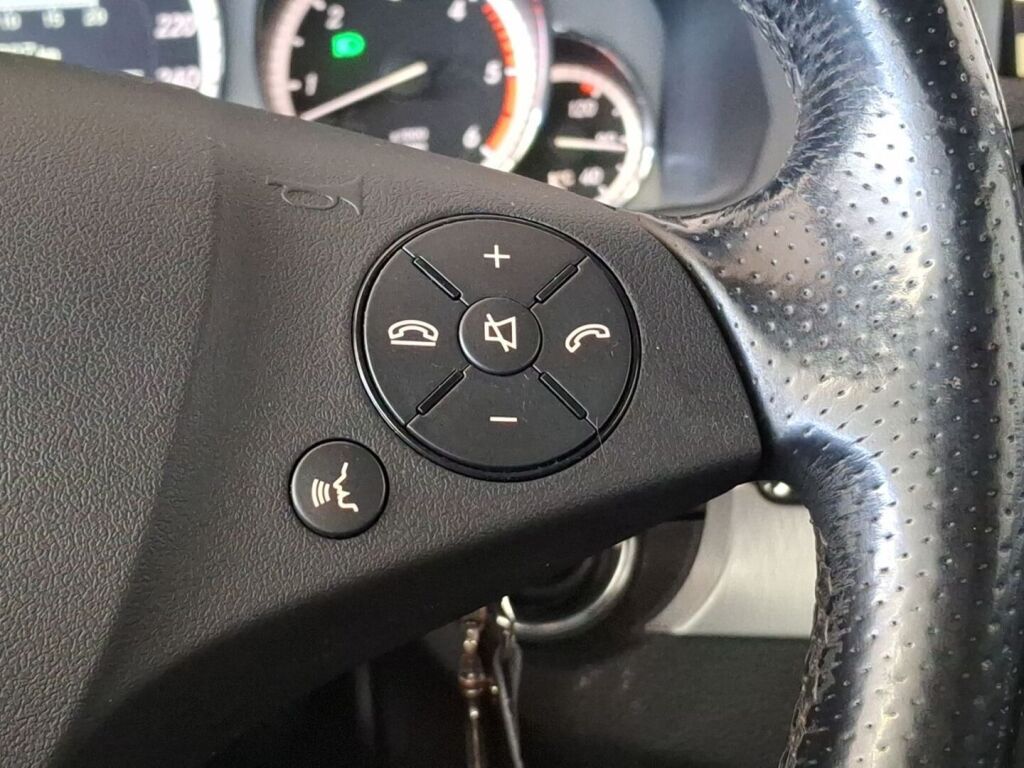 Mercedes-Benz E 2010 Musta
