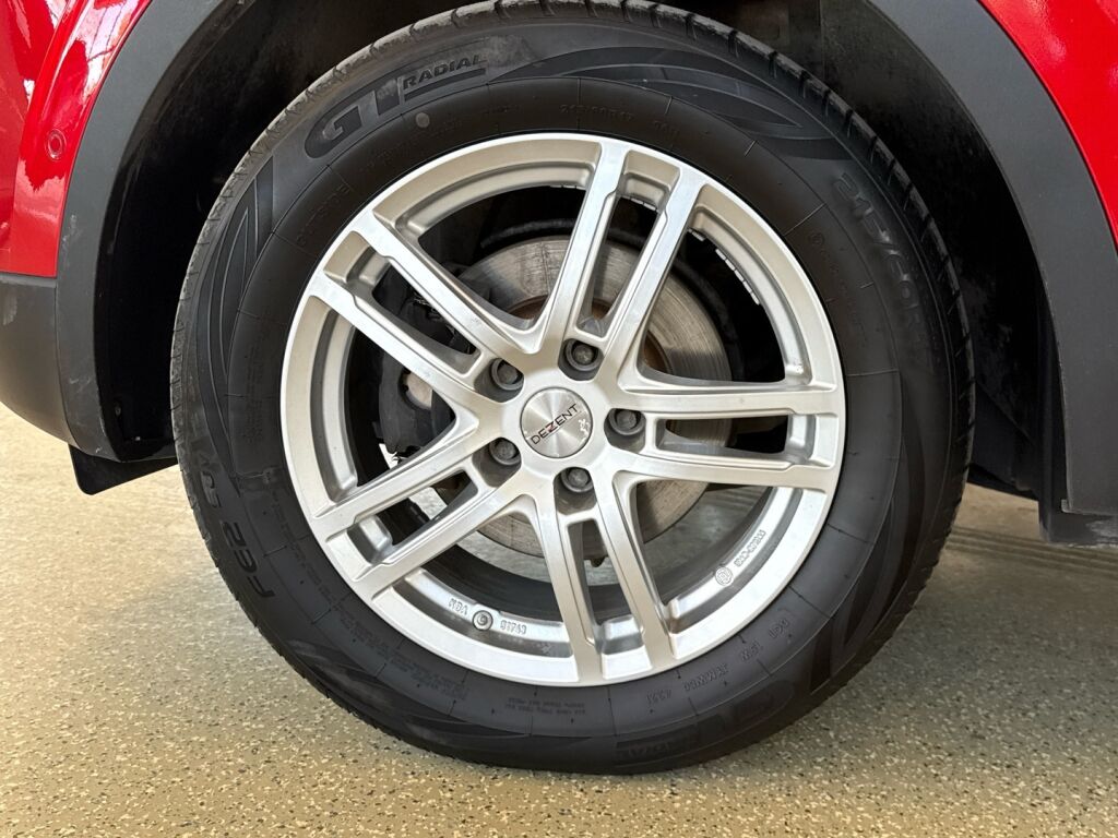 Renault Kadjar 2016 Punainen