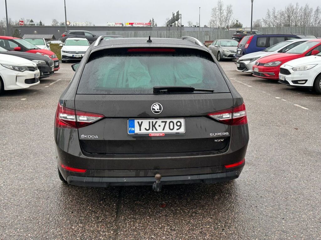 Skoda Superb 2017 Ruskea (beige)