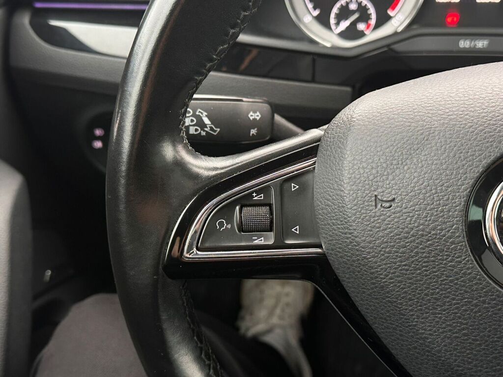 Skoda Superb 2017 Ruskea (beige)