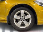 Volkswagen Golf 2018 Keltainen