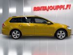 Volkswagen Golf 2018 Keltainen