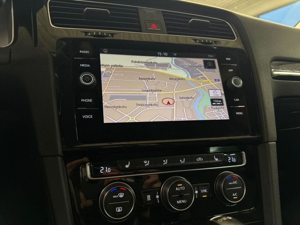 Volkswagen Golf 2018 Keltainen