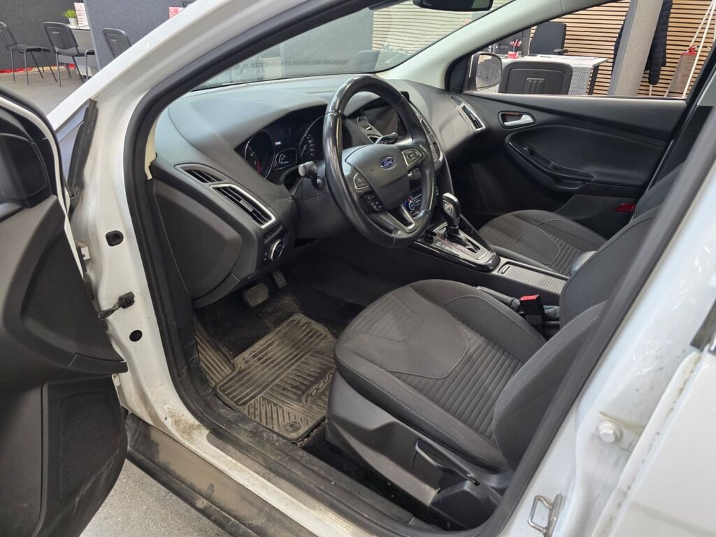 Ford Focus 2017 Valkoinen