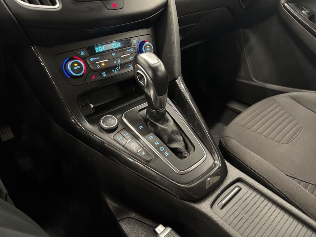 Ford Focus 2017 Valkoinen