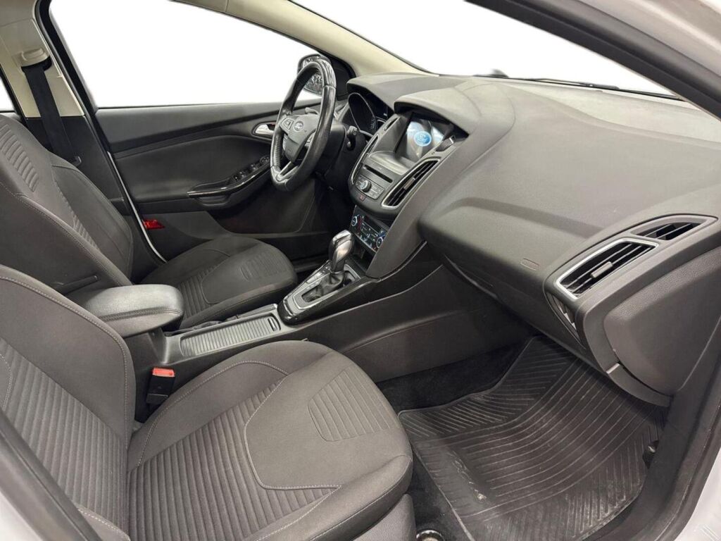 Ford Focus 2017 Valkoinen