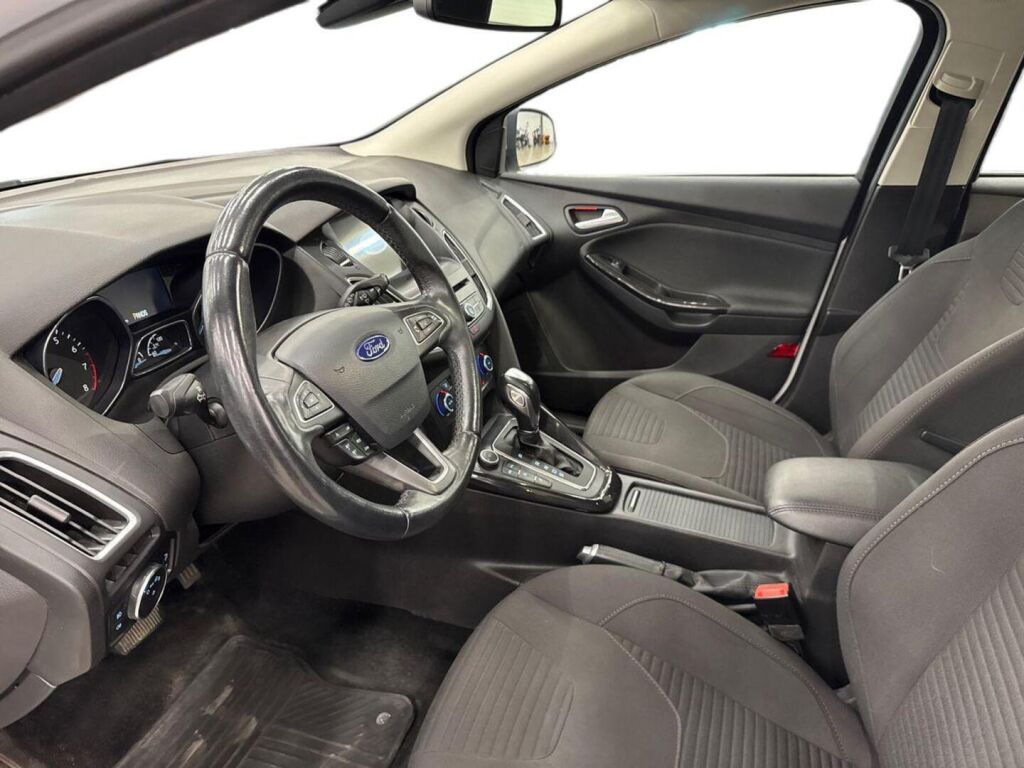 Ford Focus 2017 Valkoinen