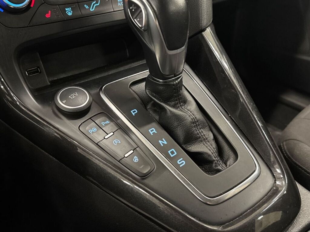 Ford Focus 2017 Valkoinen