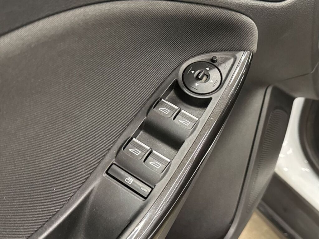 Ford Focus 2017 Valkoinen