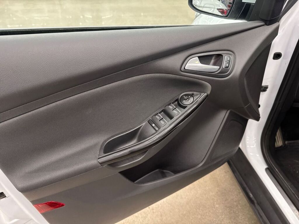 Ford Focus 2017 Valkoinen