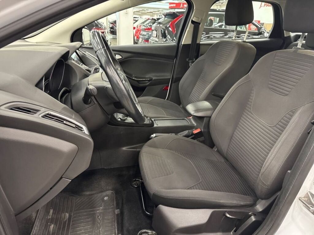 Ford Focus 2017 Valkoinen