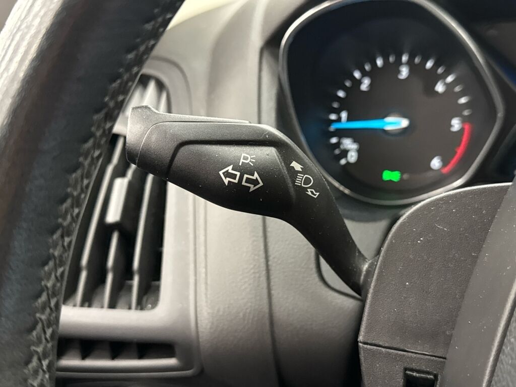 Ford Focus 2017 Harmaa