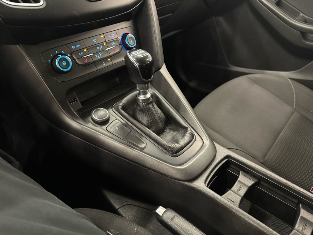 Ford Focus 2017 Harmaa