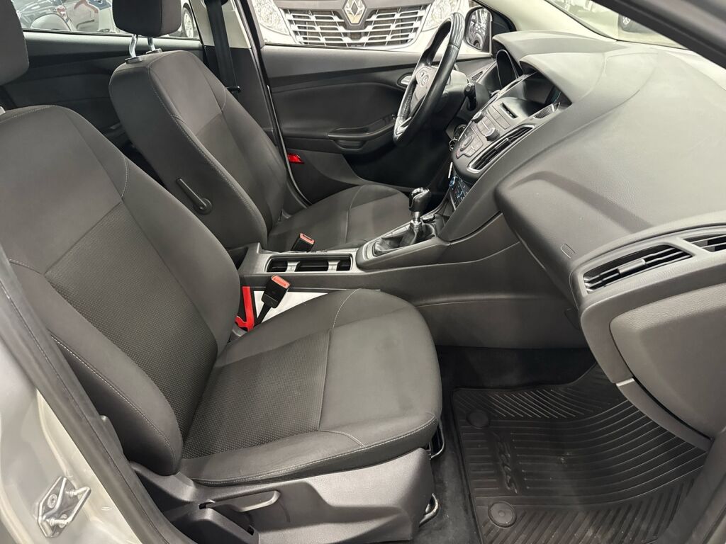 Ford Focus 2017 Harmaa