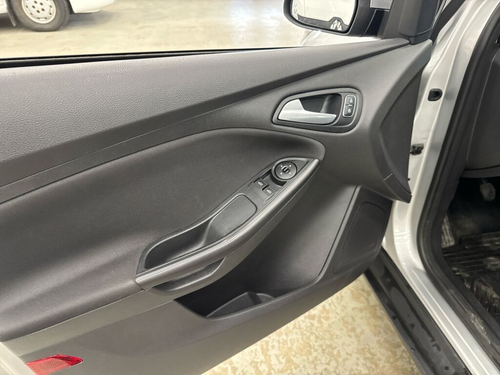 Ford Focus 2017 Harmaa