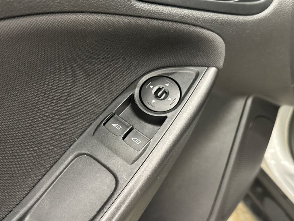 Ford Focus 2017 Harmaa