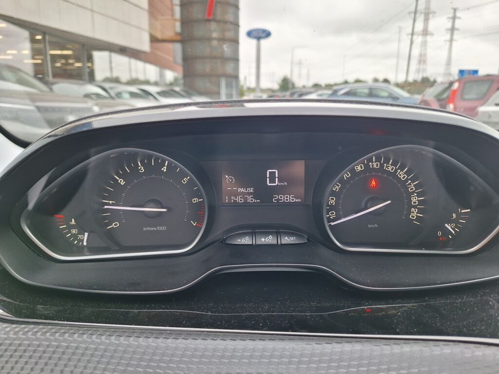 Peugeot 208 2017 Musta