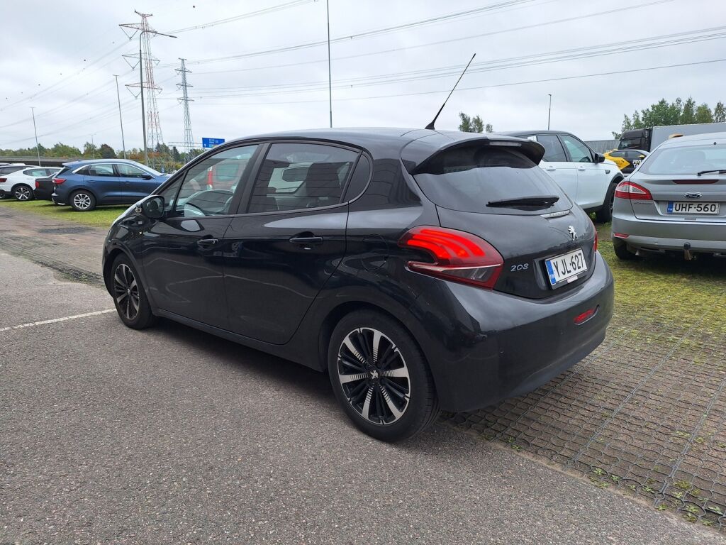 Peugeot 208 2017 Musta