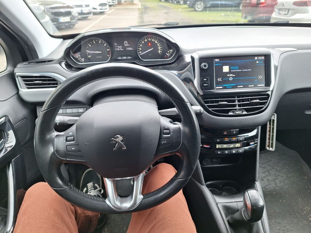 Peugeot 208 2017 Musta