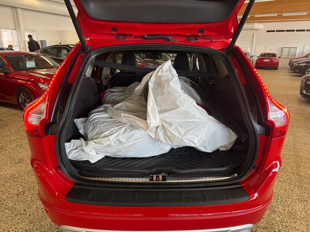 Volvo XC60 2013 Punainen