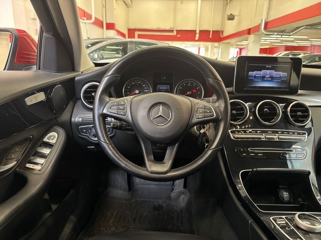 Mercedes-Benz C 2017 Punainen