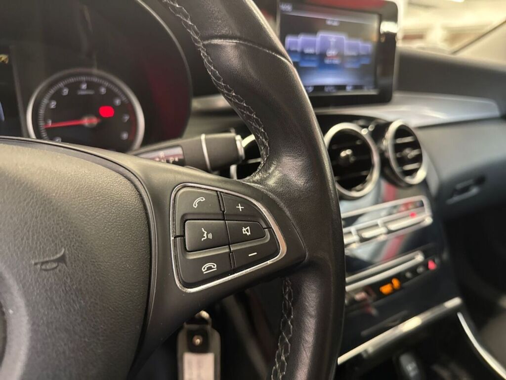 Mercedes-Benz C 2017 Punainen