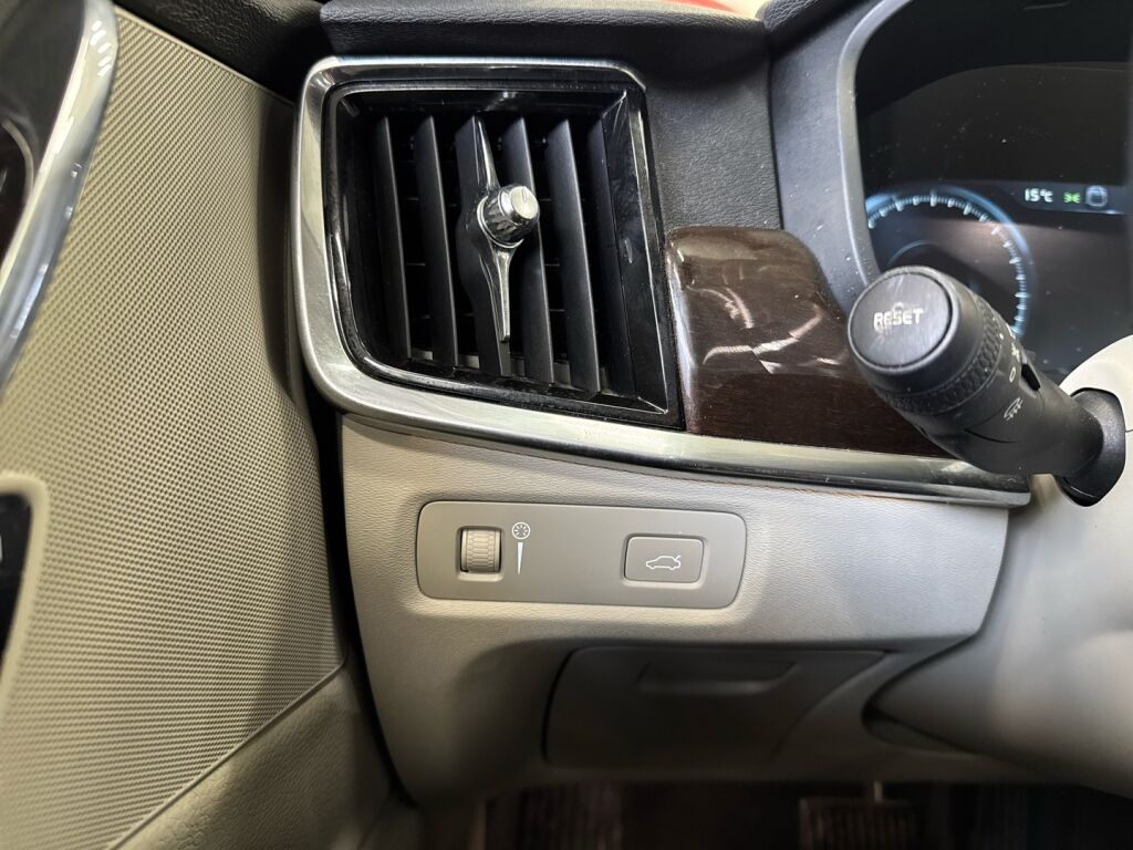 Volvo S90 2017 Musta