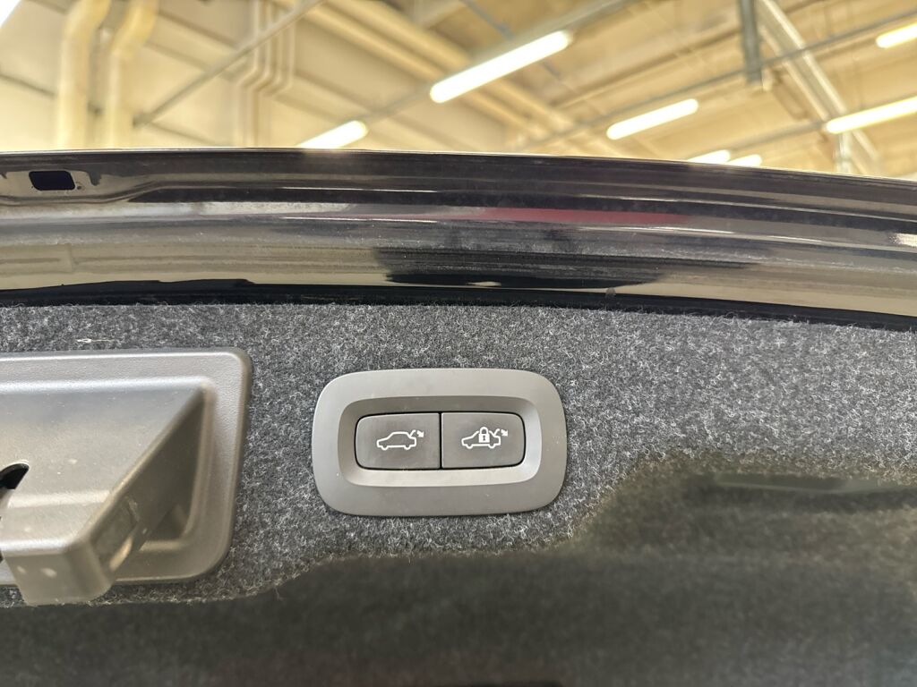 Volvo S90 2017 Musta