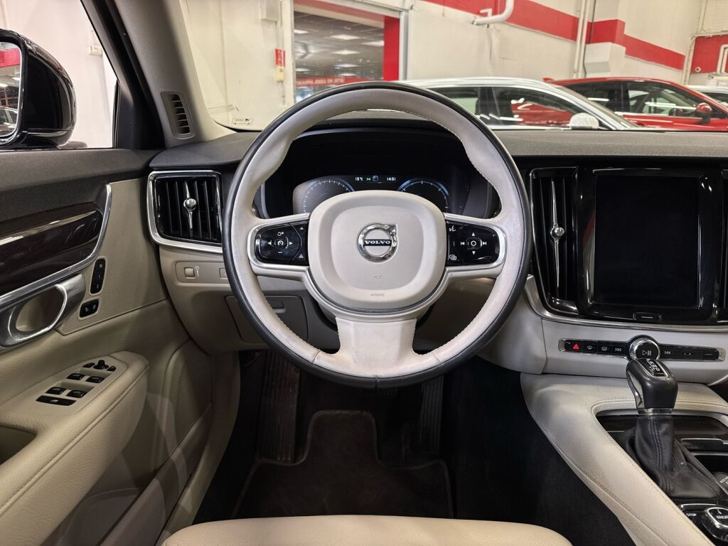 Volvo S90 2017 Musta