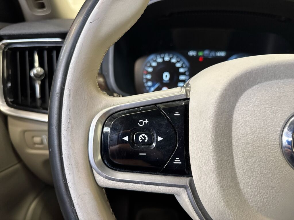 Volvo S90 2017 Musta