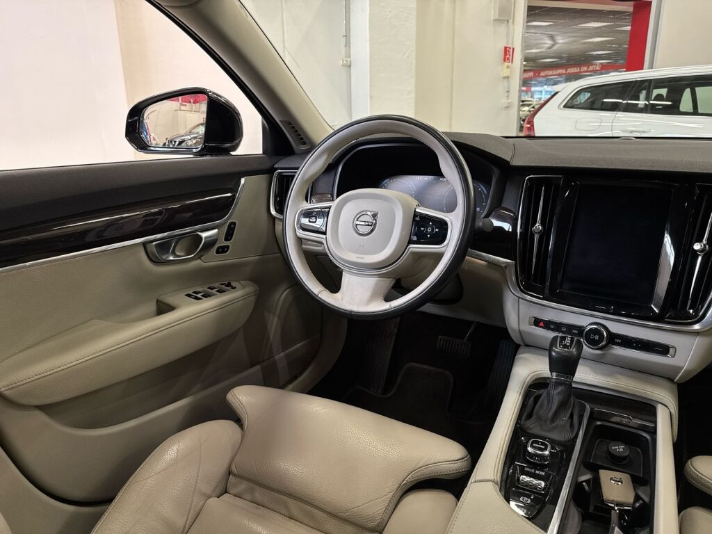 Volvo S90 2017 Musta