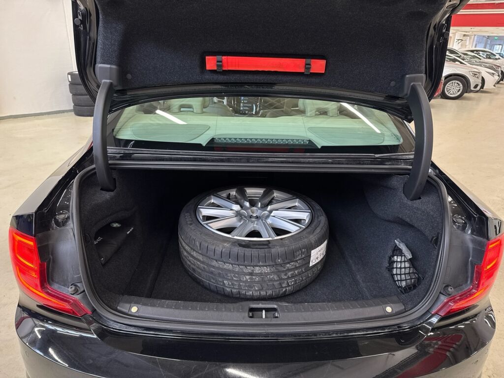 Volvo S90 2017 Musta