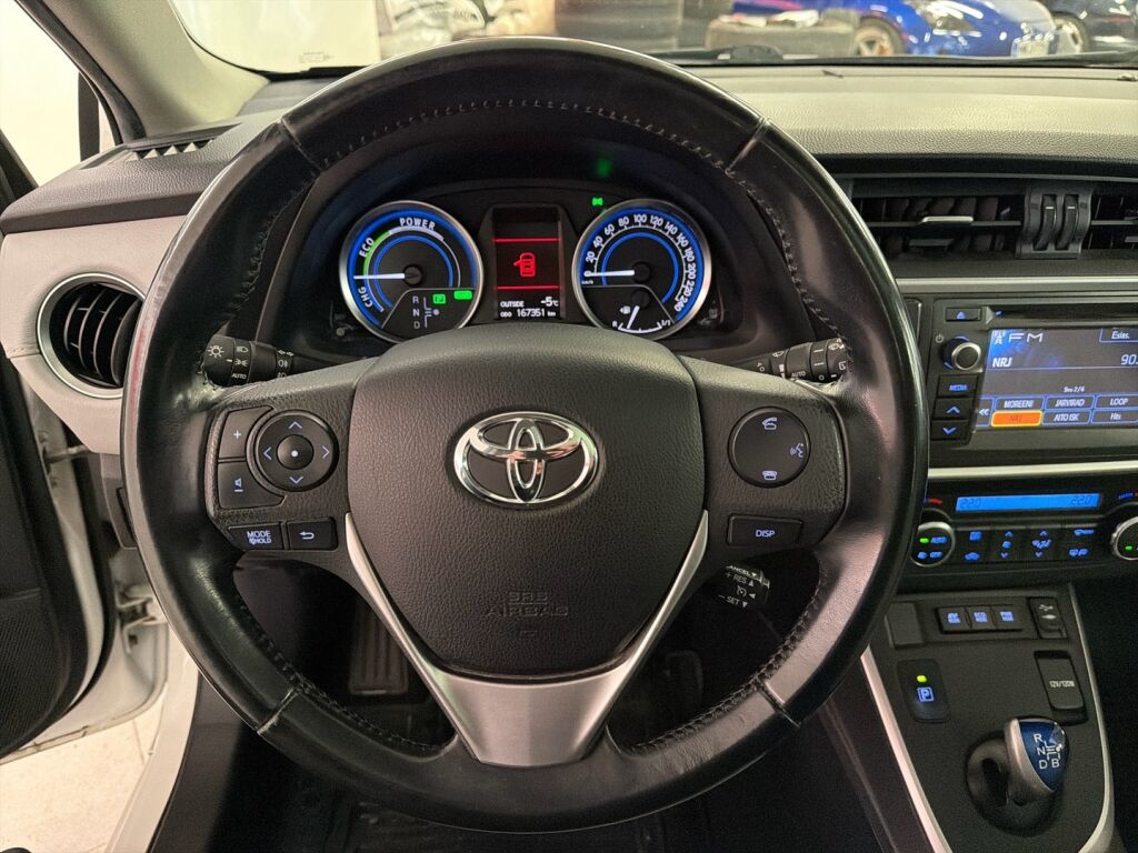 Toyota Auris 2013 Valkoinen