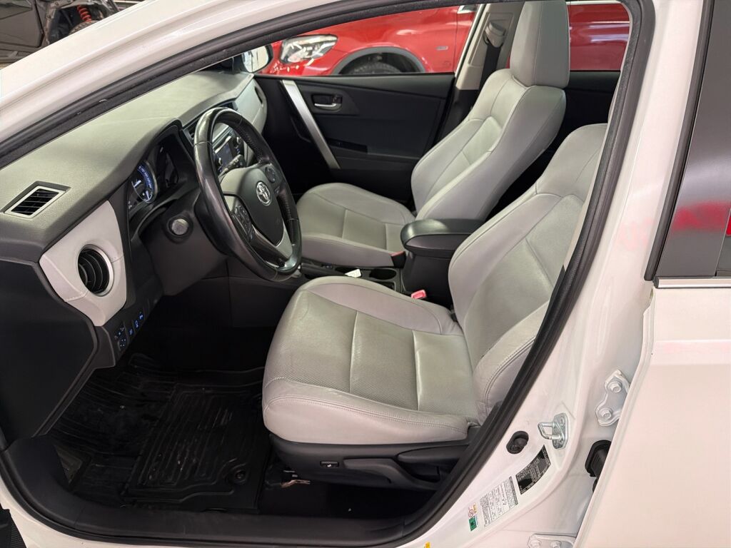 Toyota Auris 2013 Valkoinen