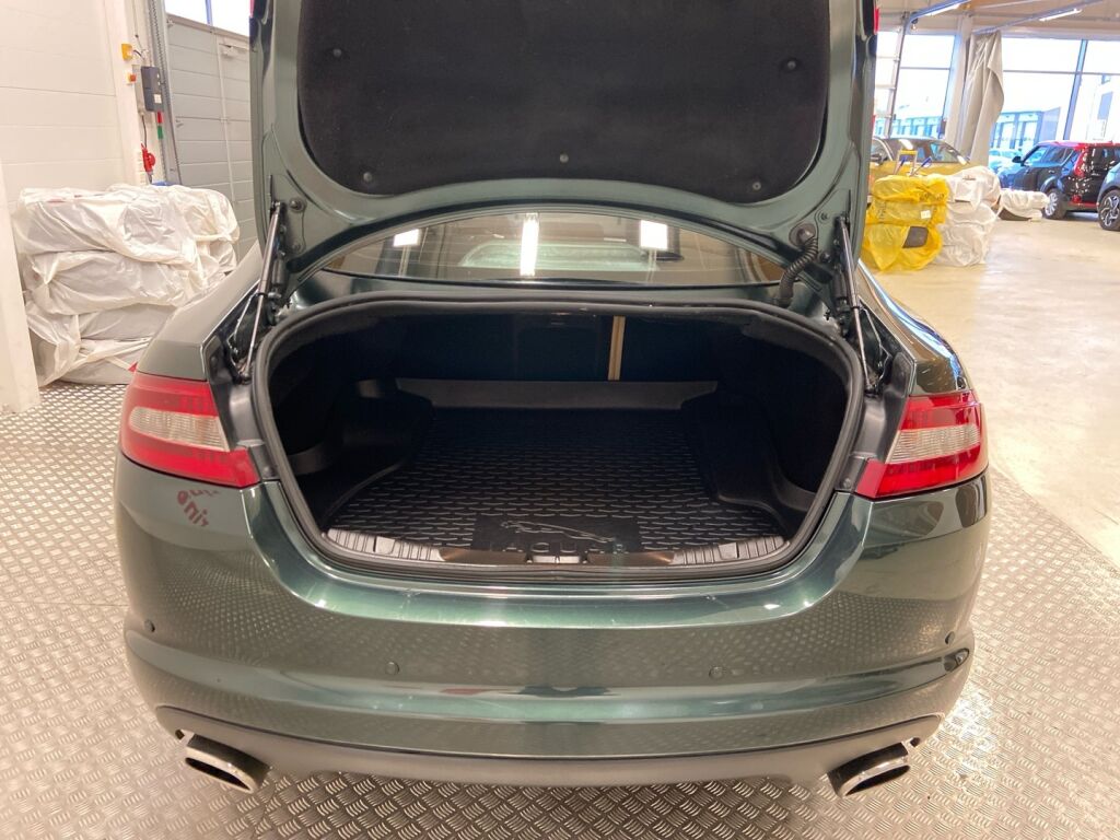 Jaguar XF 2011 Vihreä