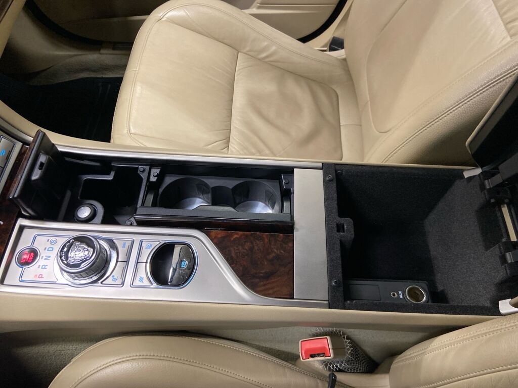 Jaguar XF 2011 Vihreä