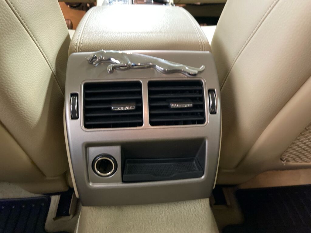 Jaguar XF 2011 Vihreä