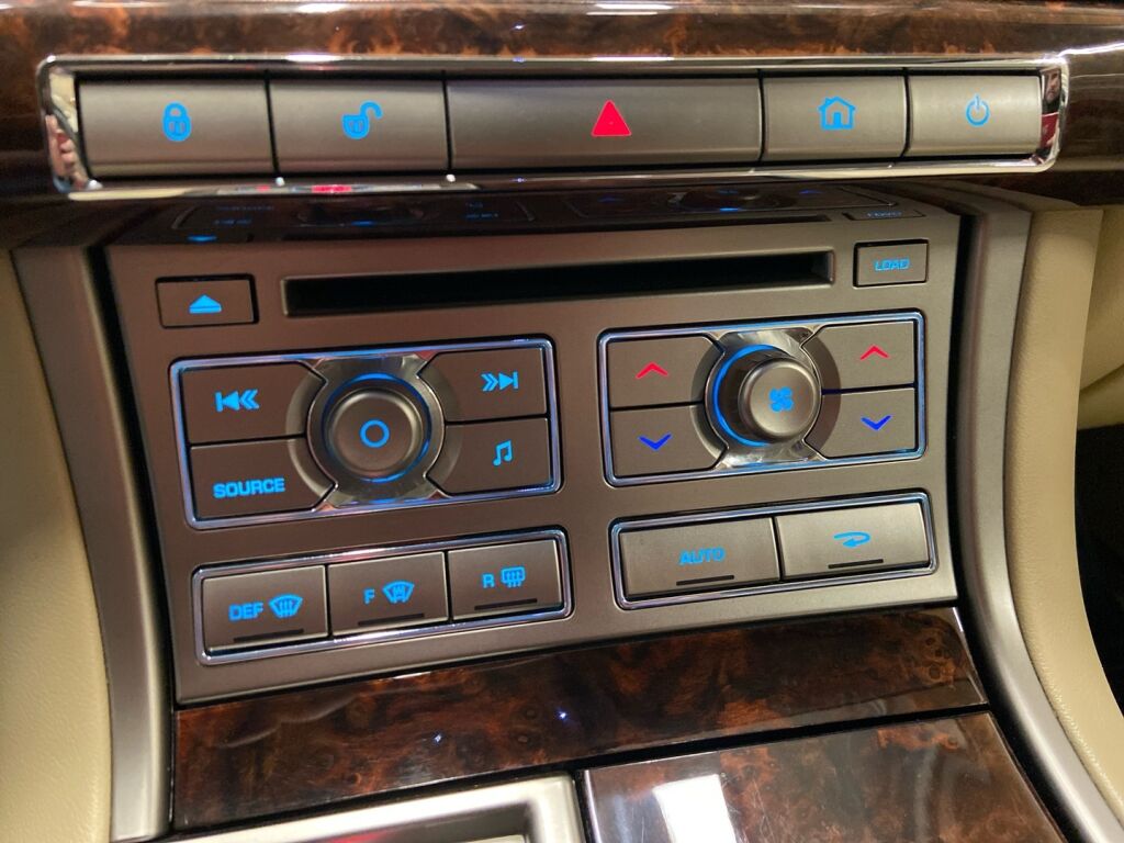 Jaguar XF 2011 Vihreä