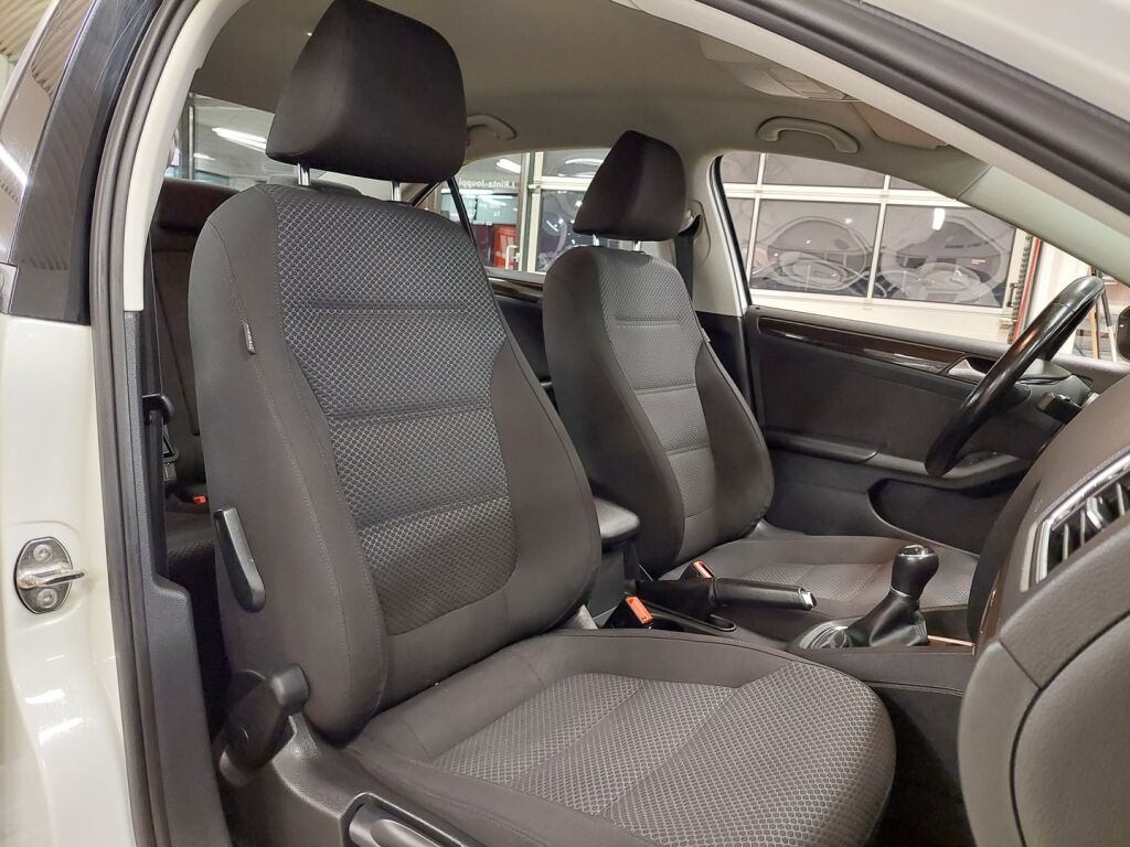 Volkswagen Jetta 2017 Valkoinen