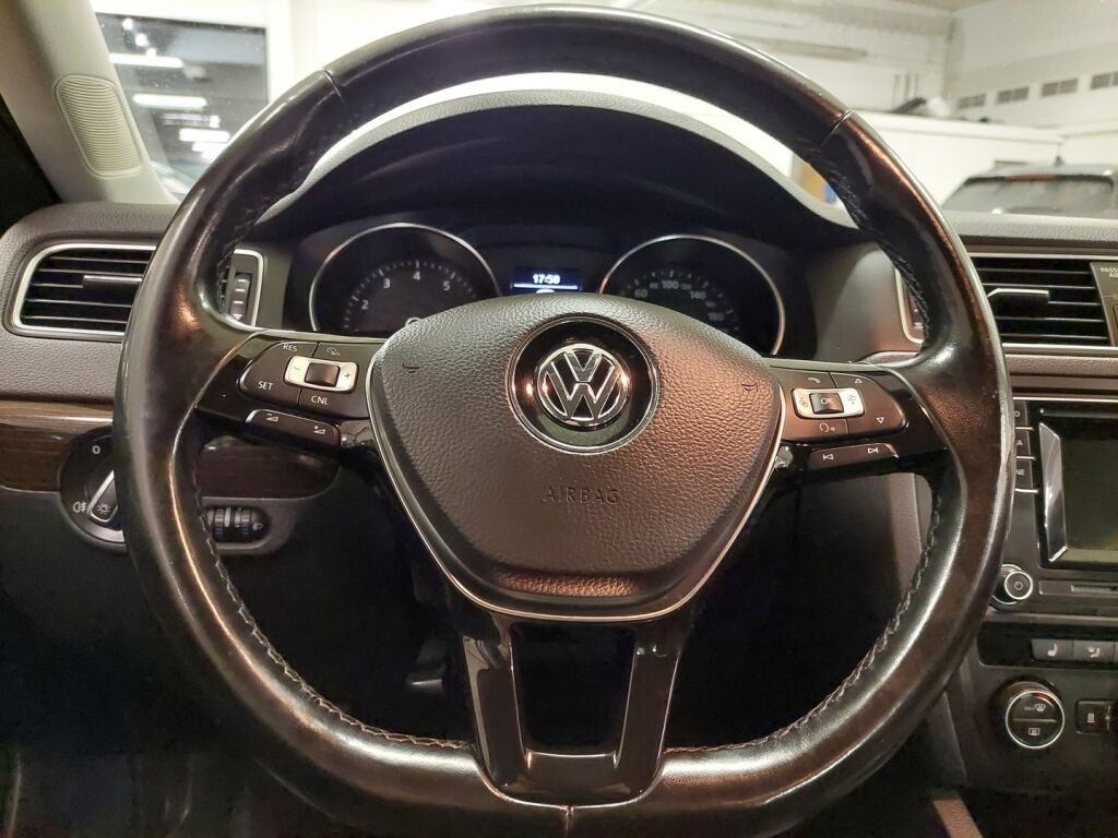 Volkswagen Jetta 2017 Valkoinen