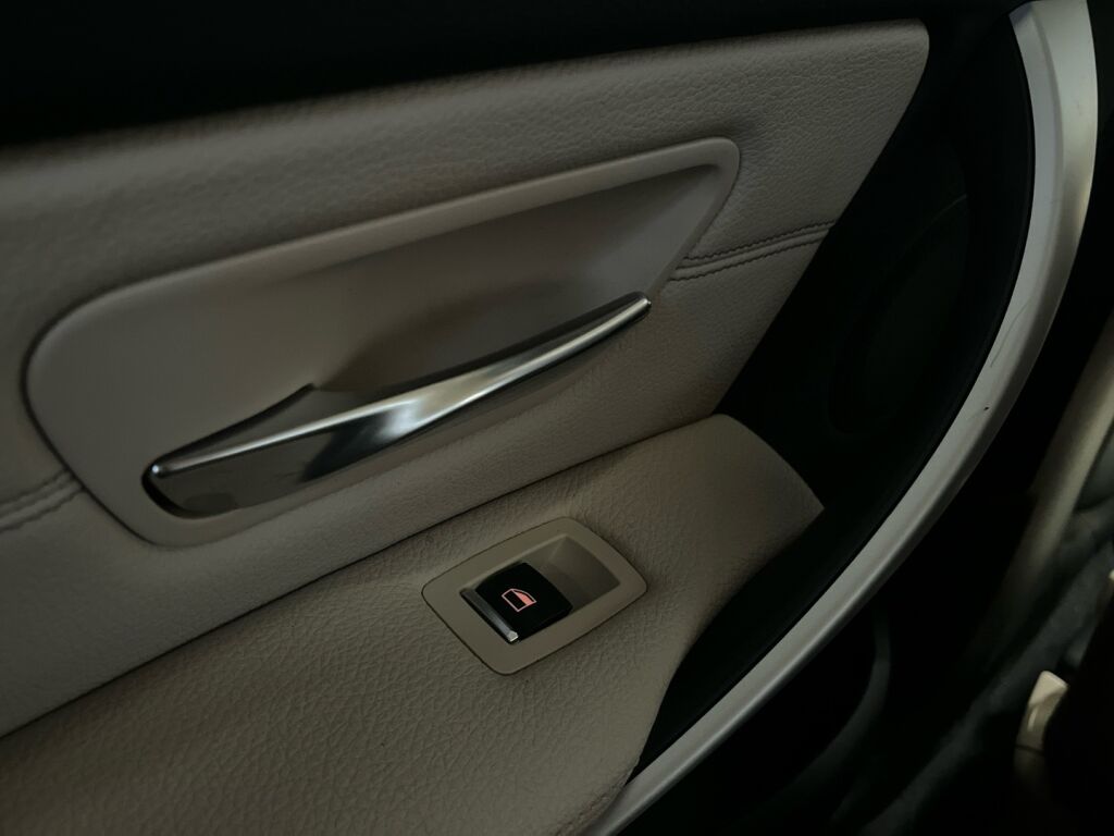 BMW 320 2017 Musta