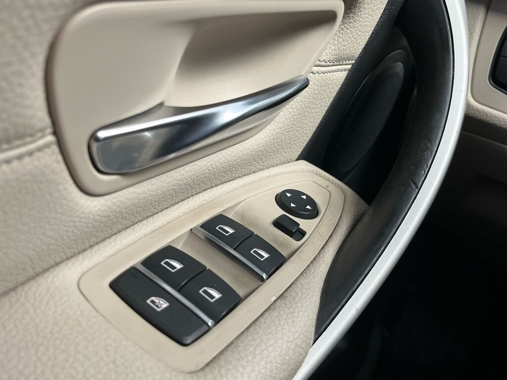 BMW 320 2017 Musta